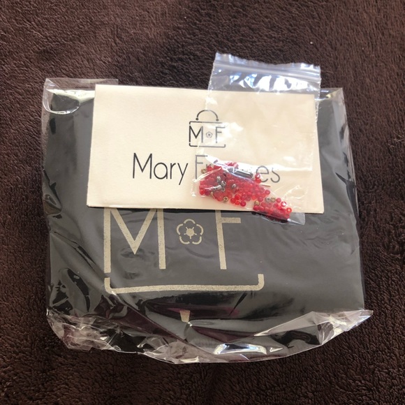 NWT Mary Frances red beaded Kind Heart handbag crossbody [Firm] - Picture 4 of 6